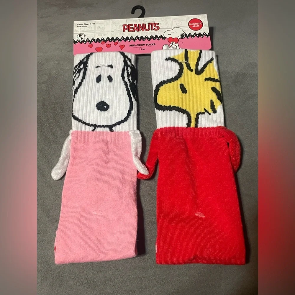 🔴‎ 3/$12 Peanuts Snoopy Woodstock Magnetic Arms Women’s Mid Crew Socks 4-10